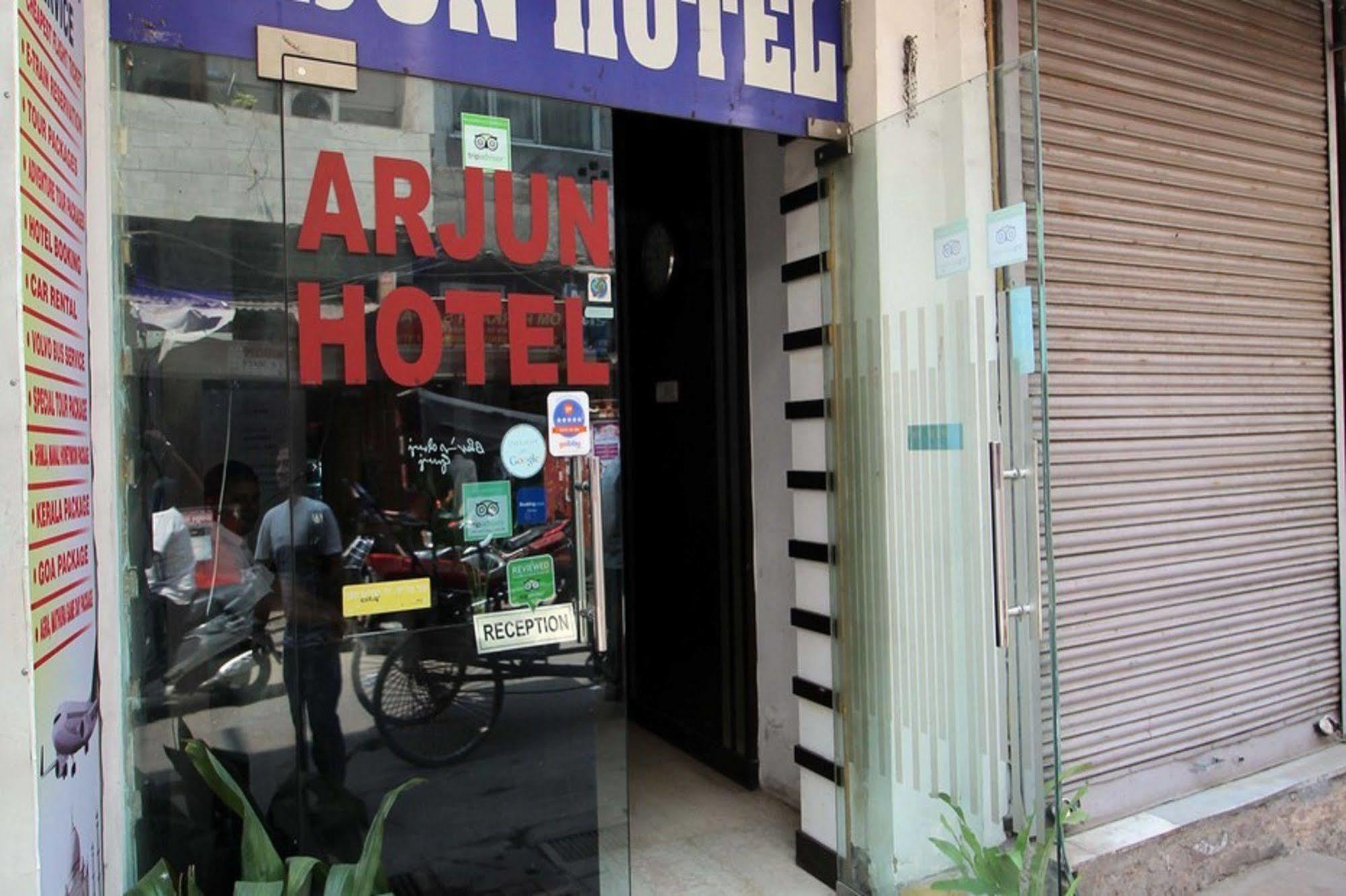 Hotel Arjun Neu-Delhi Exterior foto