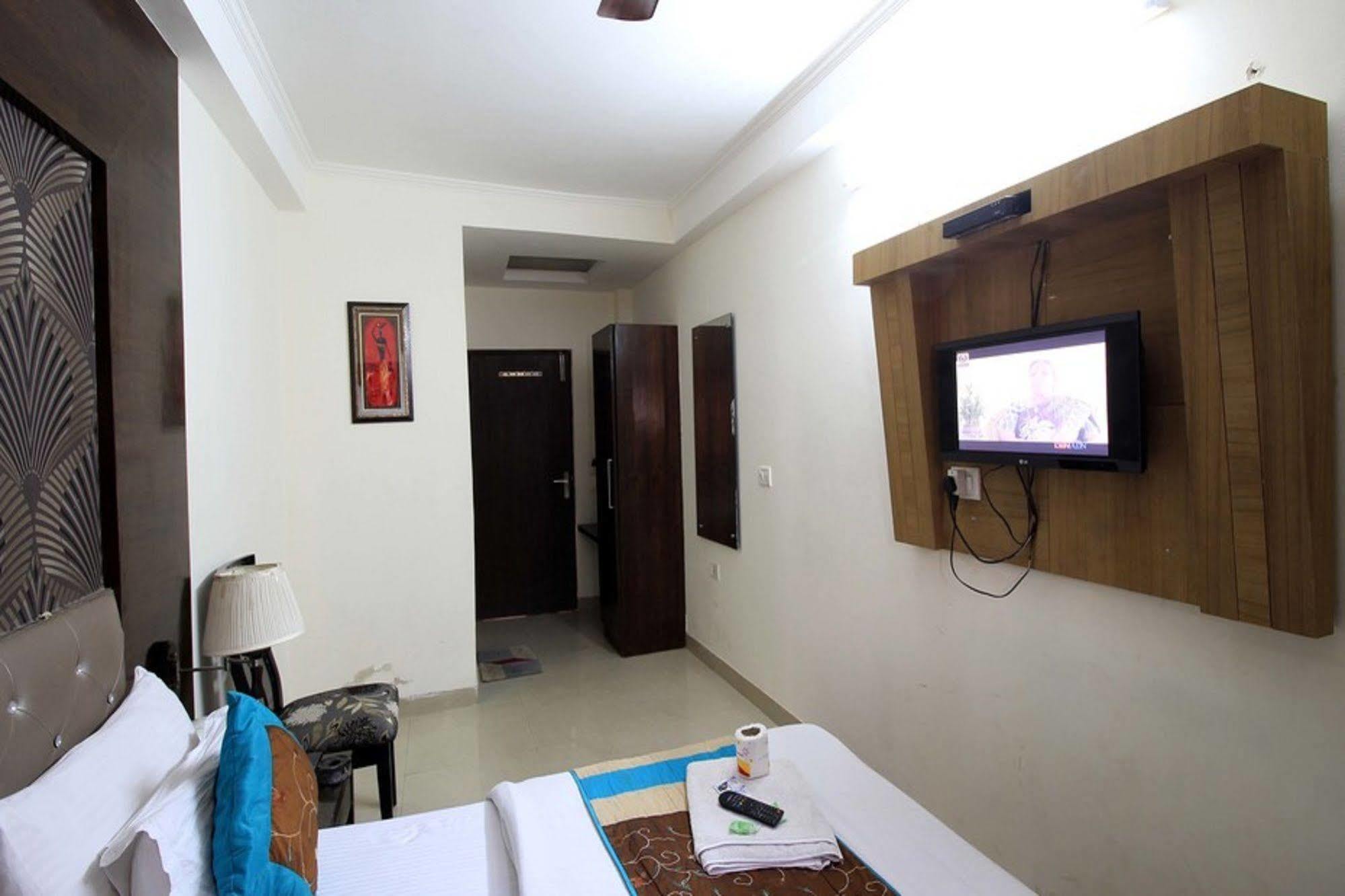 Hotel Arjun Neu-Delhi Exterior foto