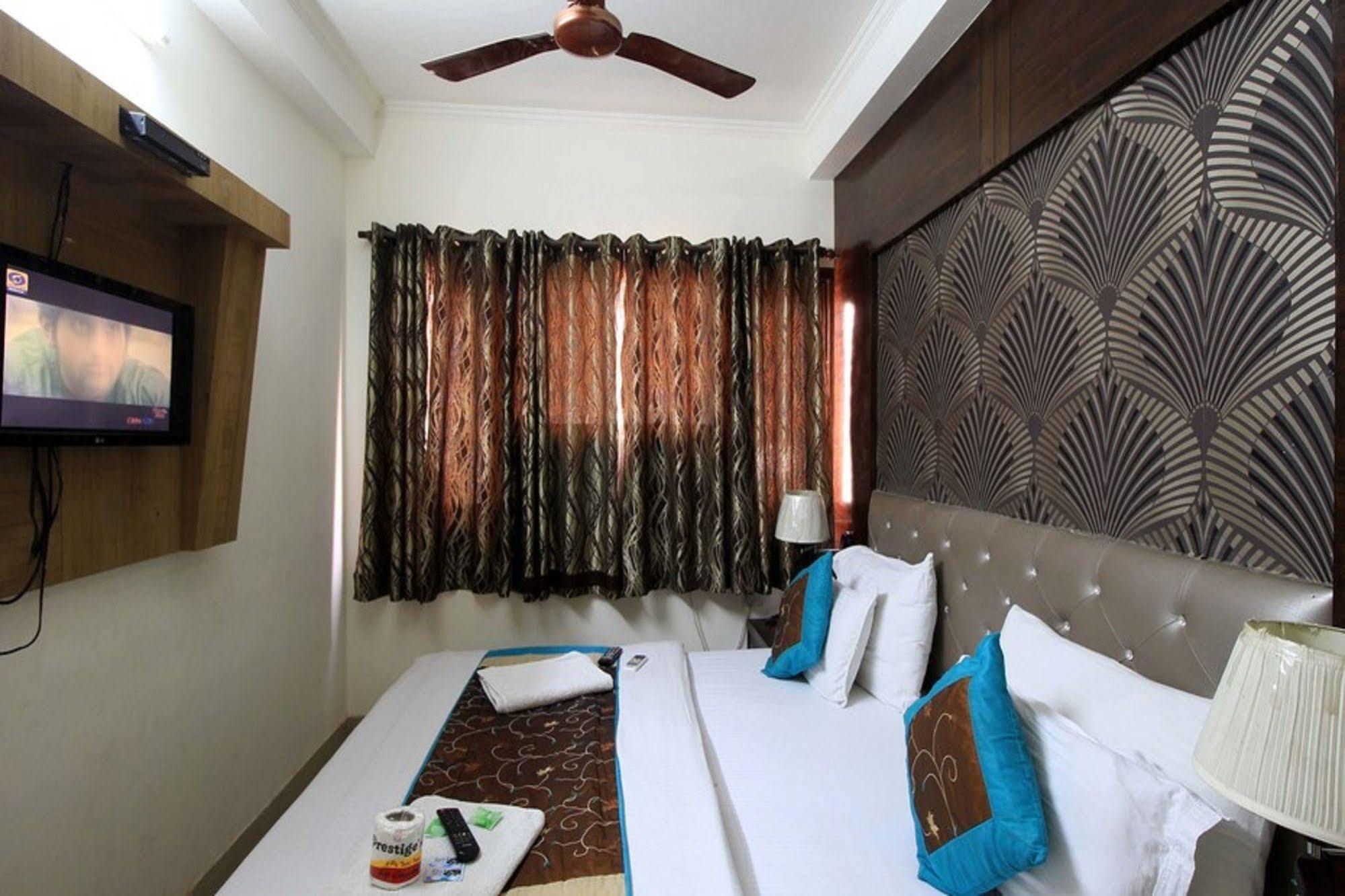 Hotel Arjun Neu-Delhi Exterior foto