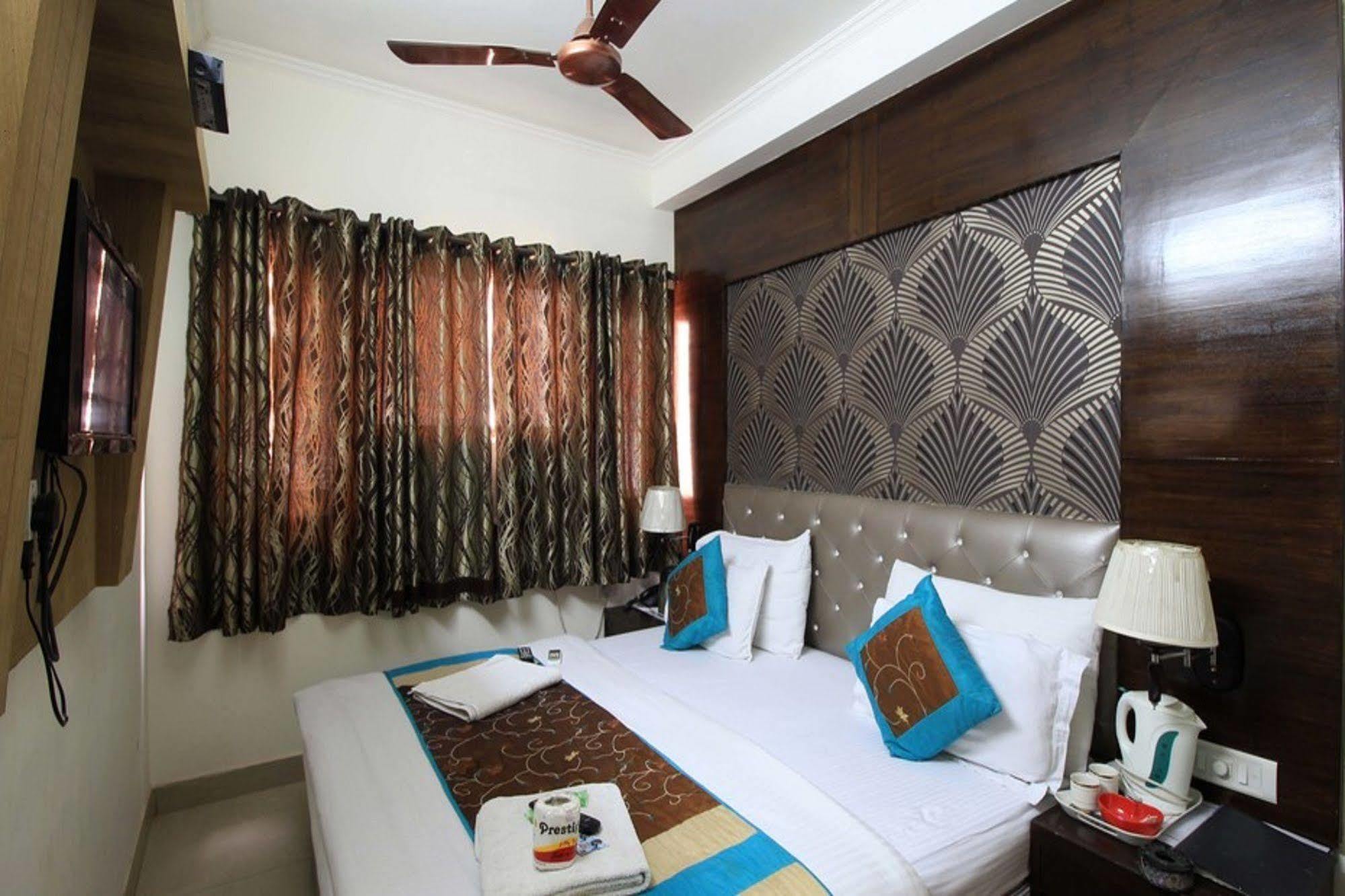 Hotel Arjun Neu-Delhi Exterior foto